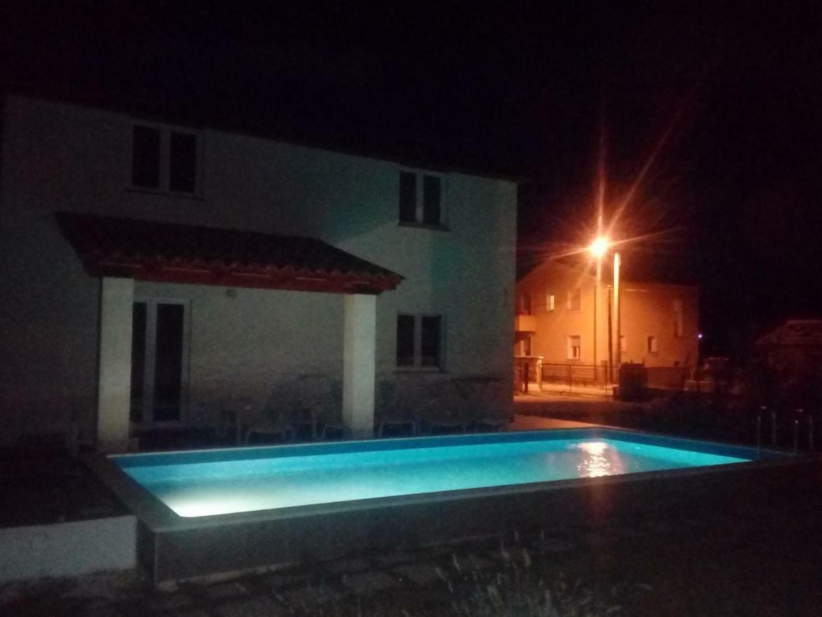 Pool House - Medulin Rivieraアパートメント エクステリア 写真